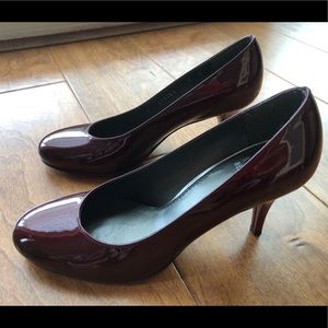 EUC-Stuart Weitzman pumps, deep red/maroon. Size 5